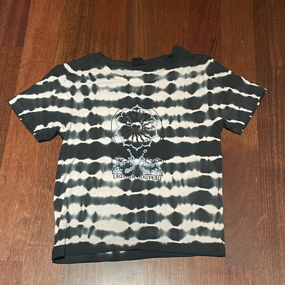 Tie dye striped urban outfitters shirt, pretty sun/ flower design